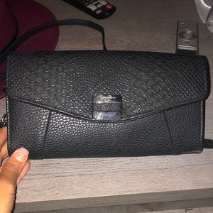 Jessica Simpson wristlet